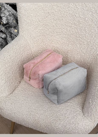 Косметичка-органайзер хутряна жіноча рожевого кольору Середня квадратна косметичка Органайзер рожевий квадрат утряний Miso (292865810)