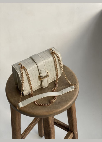 Жіноча класична сумка рептилія через плече крос-боді на ланцюжку біла молочна No Brand (292631138)