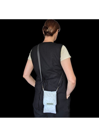 Світловідбиваюча сумочка-чохол для телефона Svitashka — компактна, стильна. Чорні пір'їнки No Brand (352499910)