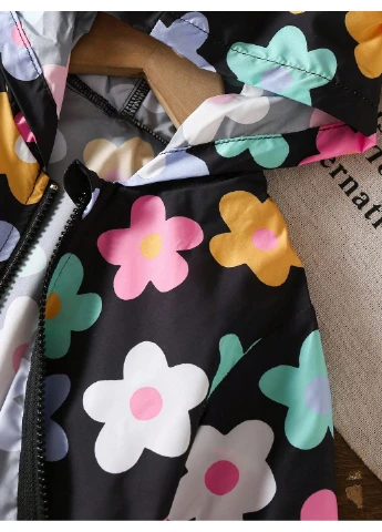 Черная демисезонная куртка SHEIN
