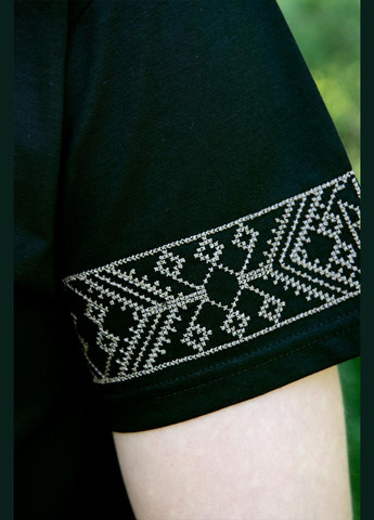 Чёрная мужская футболка с вышивкой тризуб черная V&V хлопок (334102901)