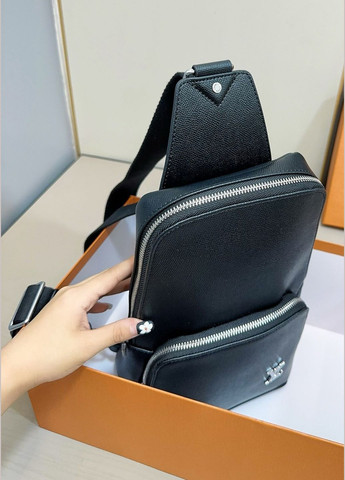 Чоловіча нагрудна сумка Louis Vuitton чорна No Brand (305849047)
