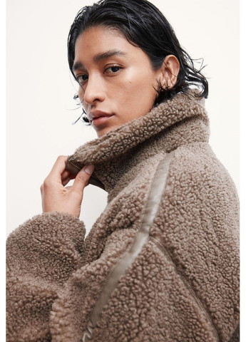 Бежева демісезонна жіноча вільна плюшева куртка н&м (57829) xs бежева H&M