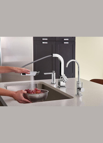 Кухонний змішувач з висувним виливом S7597C Chrome OneHandle High Arc Pullout Kitchen Faucet, Хром Moen (292734868)