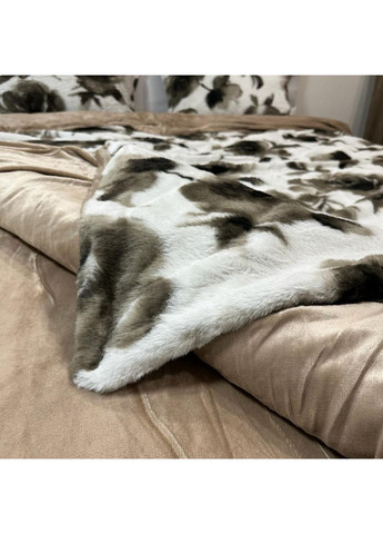 Эксклюзивное постельное белье "Хутро-велюр". Зимняя коллекция евро размер молочно-серого цвета. No Brand (370640220)