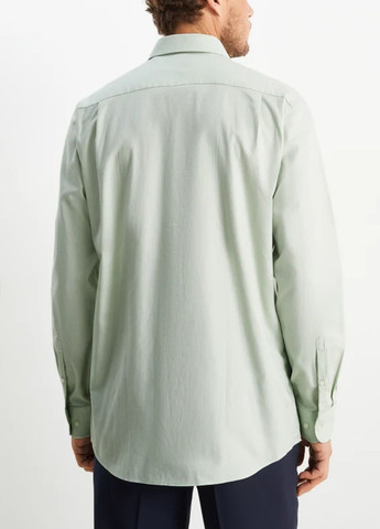 Зеленая классическая рубашка однотонная C&A