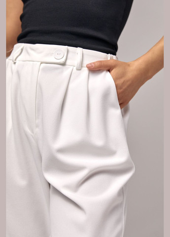Молочные классические демисезонные брюки Lurex