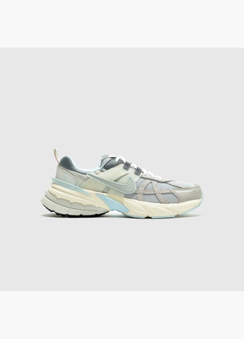Серые всесезонные кроссовки унисекс v2k run light iron ore grey fz3596-072 Nike
