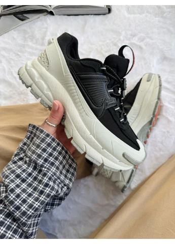 Комбіновані zoom vomero roam white/black демісезон Nike 156190