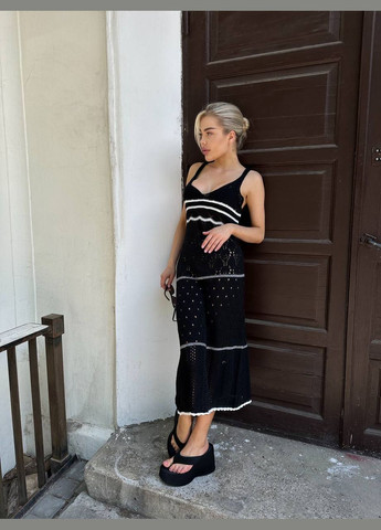 Черное кэжуал вязаное платье без рукавов а-силуэт Adelante в полоску