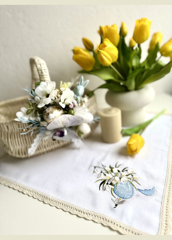 Льняная пасхальная салфетка с вышивкой TobiSobi c подснежниками TS00010 Figasse (333023796)