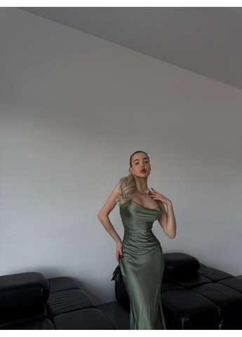 Оливковое праздничный женское шелковое платье меди на тонких бретелях No Brand