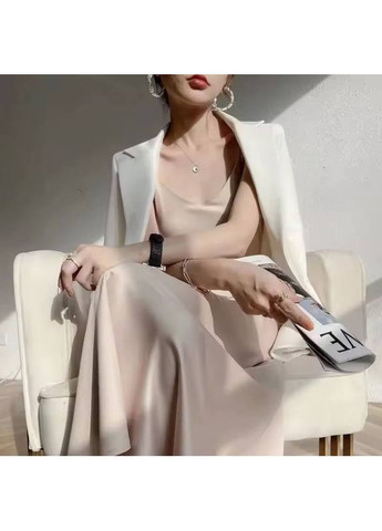 Бежевое женское шёлковое платье No Brand