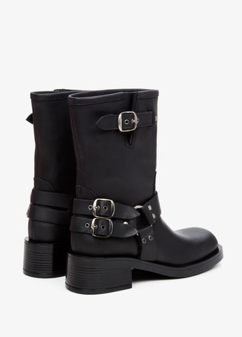 Осенние ботинки, цвет черный Estro