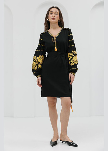 Короткое платье-вышиванка черное с желтыми розами крестиком на рукавах Arjen (294907711)