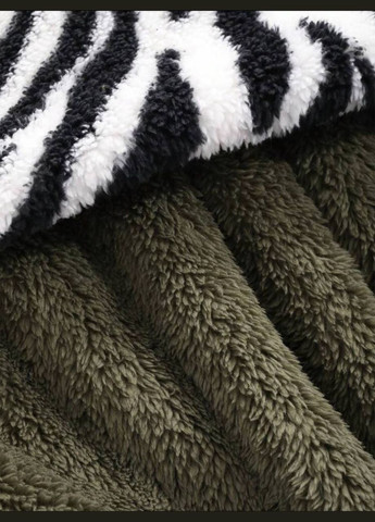 Оливкова (хакі) жіноча піжама з хутра тедді колір зебра хакі р.42/46 449019 New Trend