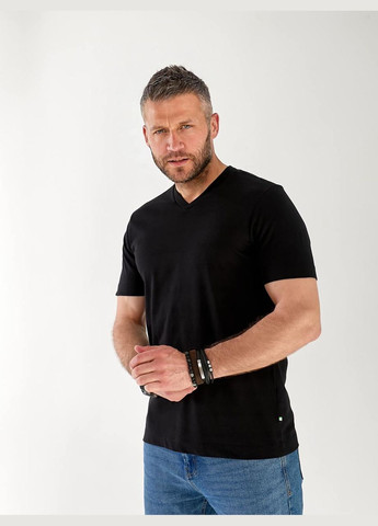 Чорна чоловіча базова футболка з смужками чорного кольору 33299 Fashion