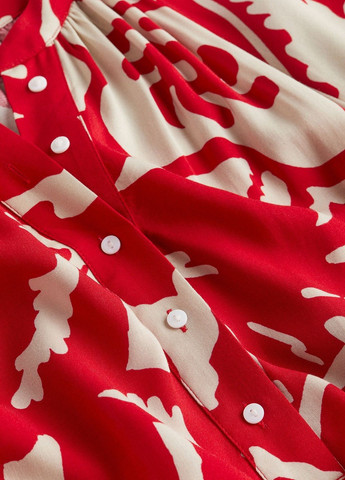 Красное праздничный платье H&M с абстрактным узором