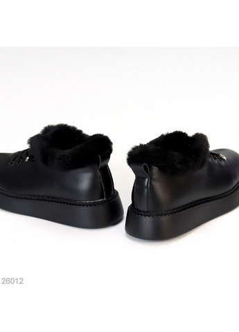 Зимові автоледі Helen (370368320)