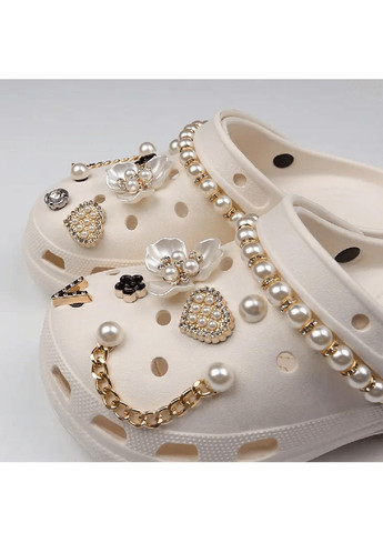 Набір джибітсів для жіночих кроксів із ланцюжками квітковими мотивами серцями декоративними вставками 14 штук (479253-Prob) Unbranded (316493423)