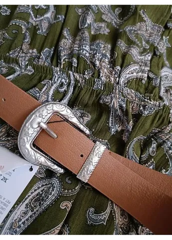Зелена сукня міді з принтом пейслі і ременем Zara