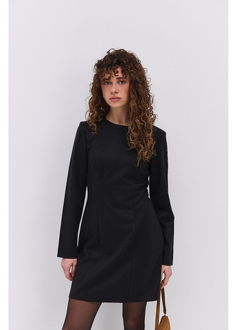 Чорна коротка зимова сукня з рельєфними швами Arjen