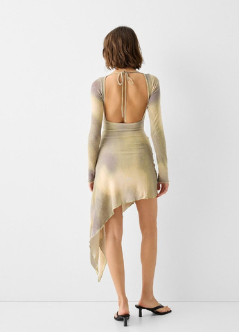 Бежевое кэжуал платье Bershka с абстрактным узором