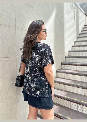 Футболка з вирізом No Brand - (298075581)