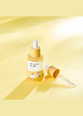 Осветительная сыворотка с витамином C и ниацинамидом Vita Niacinamide Dark Spot Serum, 30 ml Round Lab (305571551)