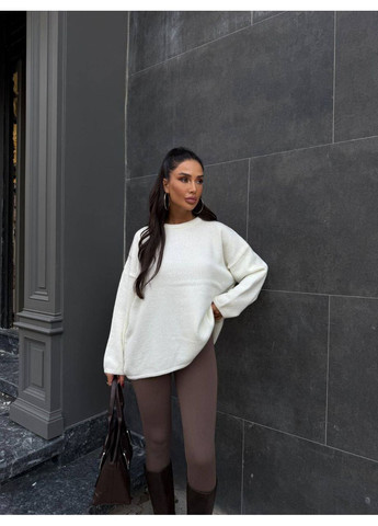 Молочный демисезонный женский объемный свитер Fashion