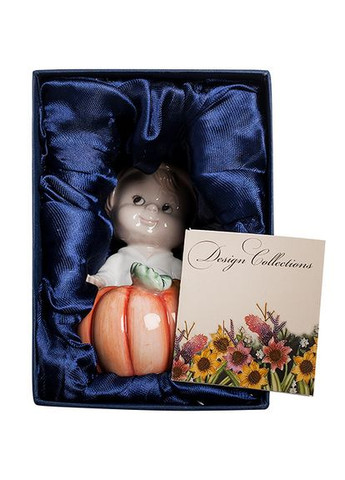 Статуэтка фарфоровая Мальчик с тыквой Halloween 11 см 1102746 Pavone (346531060)