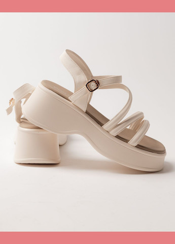 Молочные босоножки на танкетке кожа Prima d'Arte с ремешком