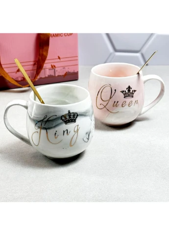 Набор кружек фарфоровых King & Queen Marble 2×350 мл с золотыми ложками, подарочная коробка No Brand (379463934)