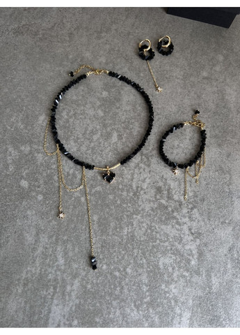 Чокер из черного хрусталя с сердечком в золотом металле на подарок No Brand хрусталь нержавеющая сталь, латунь золото (366237492)