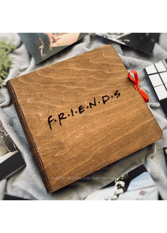 Деревянный фотоальбом на подарок другу подруге | фотоальбом на день рождения в стиле сериала "Друзья/Friends" No Brand (370386876)