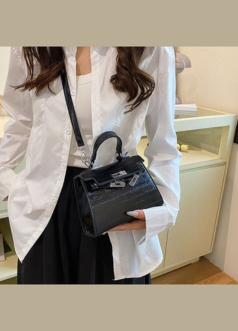 Жіноча сумка 3603 крос-боді на ремінці чорна No Brand (313235599)