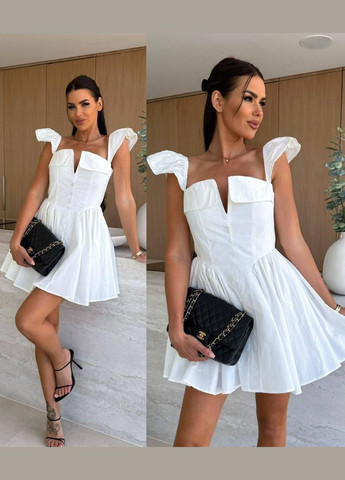 Белое повседневный платье женское - с приталенным силуэтом, открытым декольте No Brand однотонное