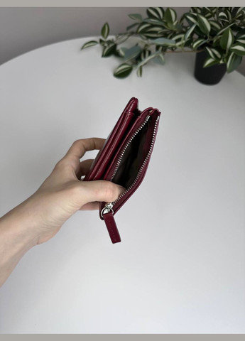 Жіночий гаманець з екошкіри на магніті середнього розміру Saralyn (296660701)