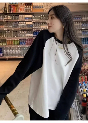 Чёрно-белый лонгслив в oversize, повседневный лонг No Brand (359381395)