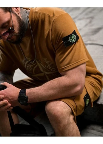 Стильний чоловічий костюм койот шорти та футболка Stone Island (398632834)
