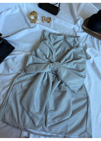 Сріблястий святковий, коктейльна, вечірня жіноча блискуча сукня з бантом з відкритими плечима Avanti однотонна