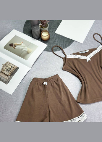 Коричневая всесезон нежная пижама с кружевом майка + шорты Adelante