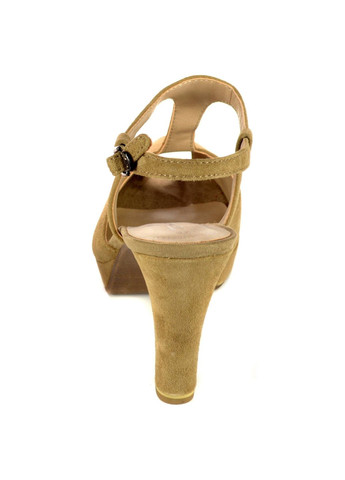 Бежевые летние модельные босоножки Tamaris