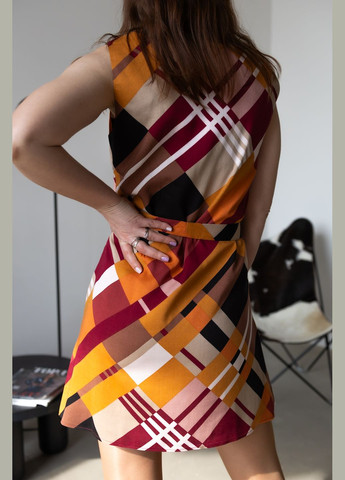 Коричнева повсякденний, коктейльна коротка темна сукня з геометричним принтом а-силует Capricious з геометричним візерунком