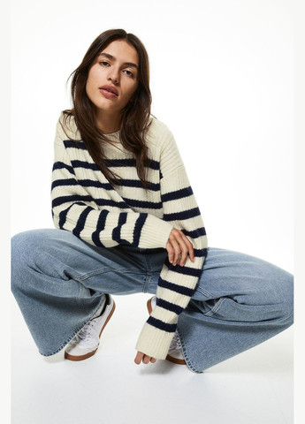 Молочний зимовий светр H&M
