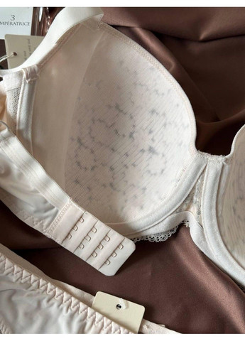 Бежевий комплект бюстгальтер спейсер з трусиками сліп 8286 бежевий Weiyesi