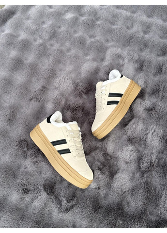 Бежевые кроссовки женские зимние бежевые на толстой подошве утепленные с мехом полоски сникерсы на высокой платформе No Brand