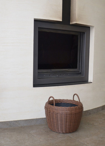 Кошик для дров плетений (дровниця) з штучного ротанга ручної роботи. Колір Молочний шоколад. 20 літрів Handmade (327878889)