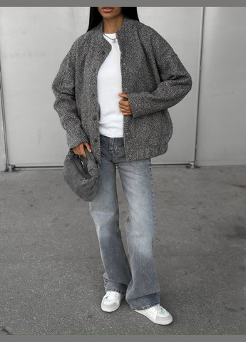 Красивий сірий бомбер на кнопках з кишенями без підкладки, однотонний бомбер із вовни букле (баранчик) (302879096)