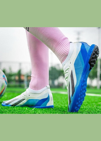 Белые футбольные сороконожки No Brand без шнурков